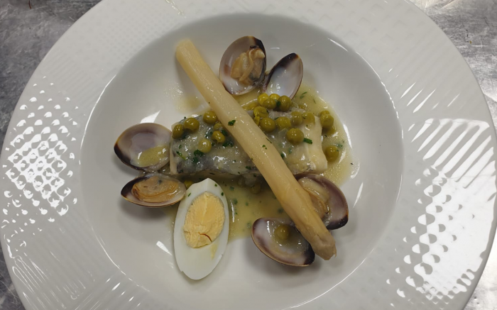 Merluza de burela en salsa verde